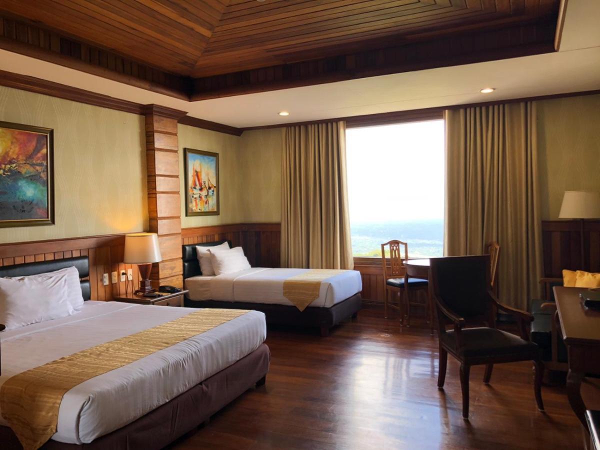 Alta D' Tagaytay Hotel Tagaytay City Exterior photo