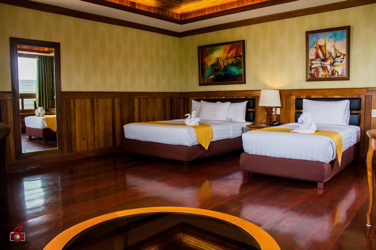 Alta D' Tagaytay Hotel Tagaytay City Exterior photo