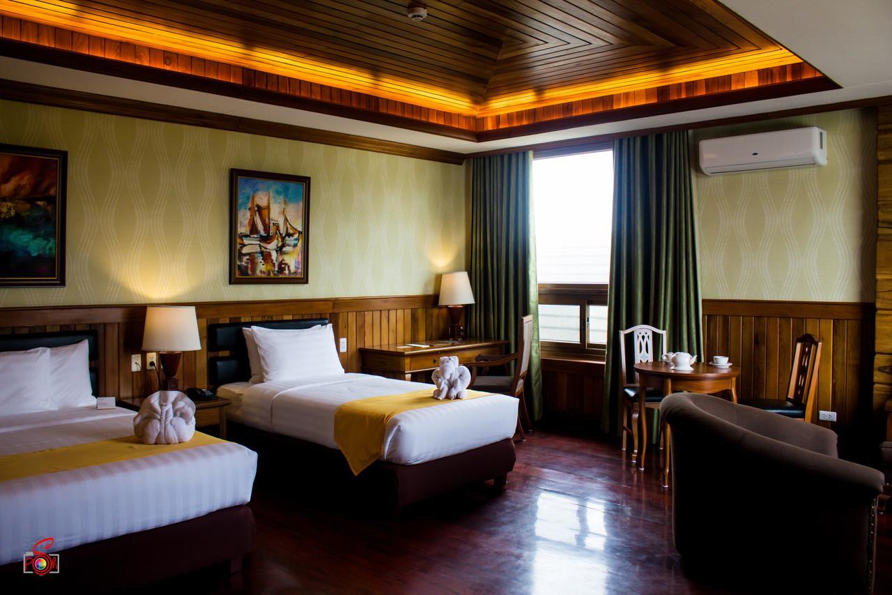 Alta D' Tagaytay Hotel Tagaytay City Exterior photo