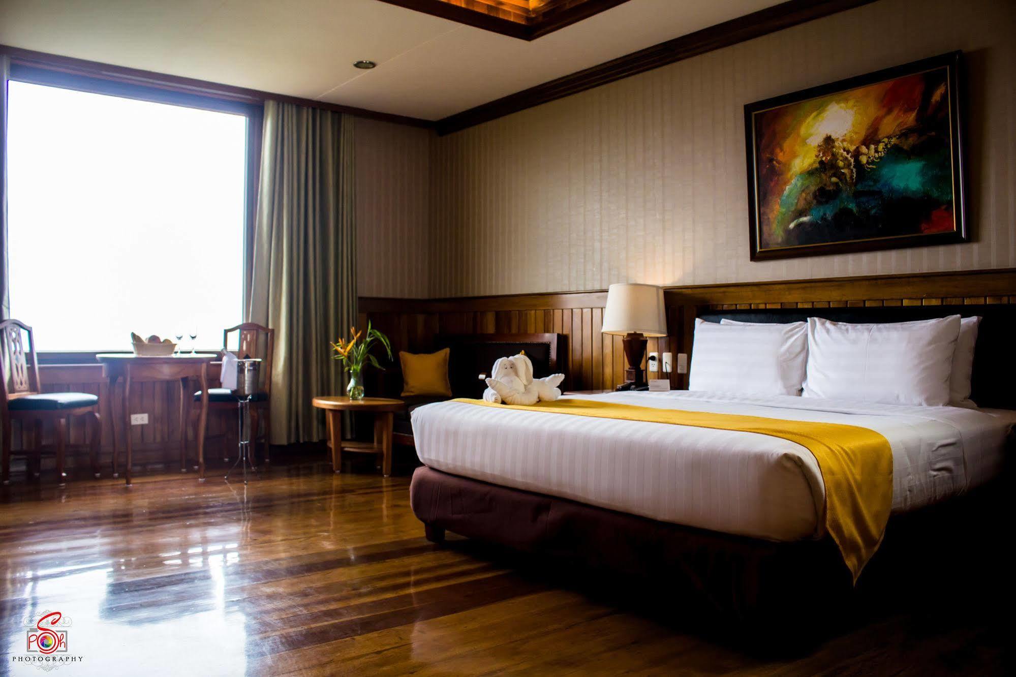 Alta D' Tagaytay Hotel Tagaytay City Exterior photo