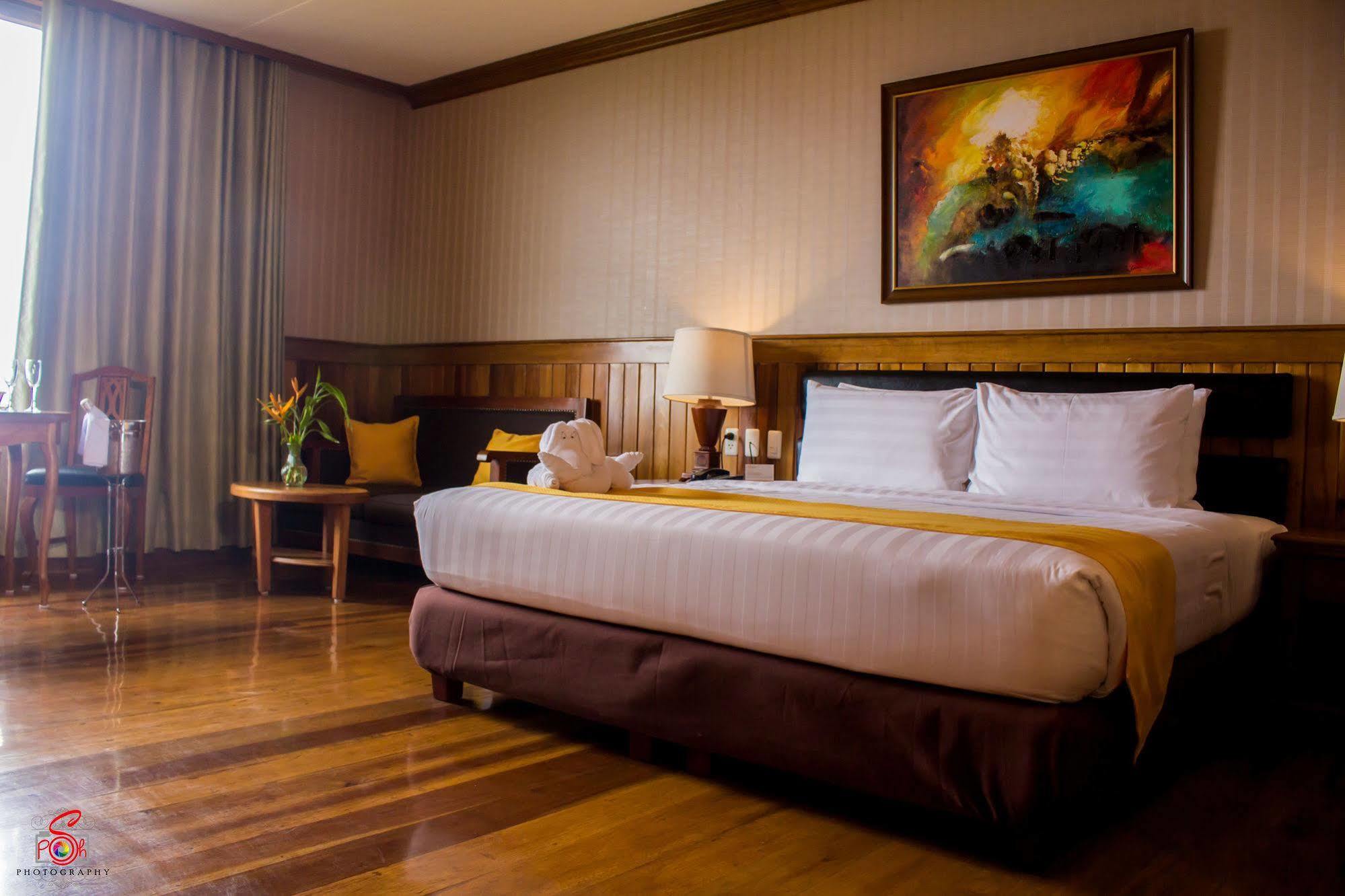 Alta D' Tagaytay Hotel Tagaytay City Exterior photo